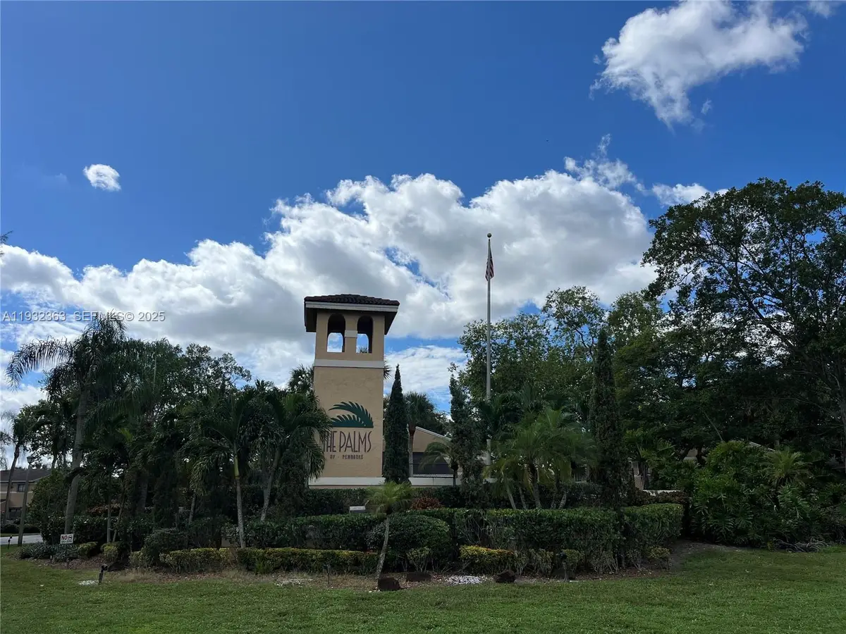 350 W Palm Cir W #201, Pembroke Pines, FL 33025 - Image #1