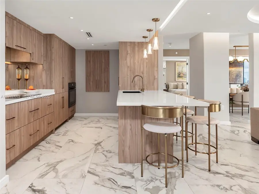 9 Island Ave #2104, Miami Beach, FL 33139 - Image #3