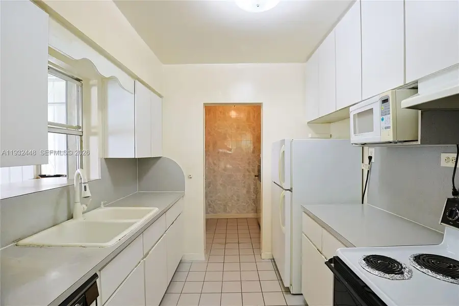 8235 SW 62nd Pl, Miami, FL 33143 - Image #3