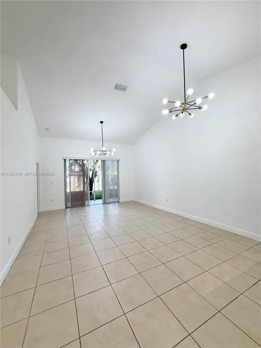2650 E Aragon Blvd #2, Sunrise, FL 33313 - Image #2