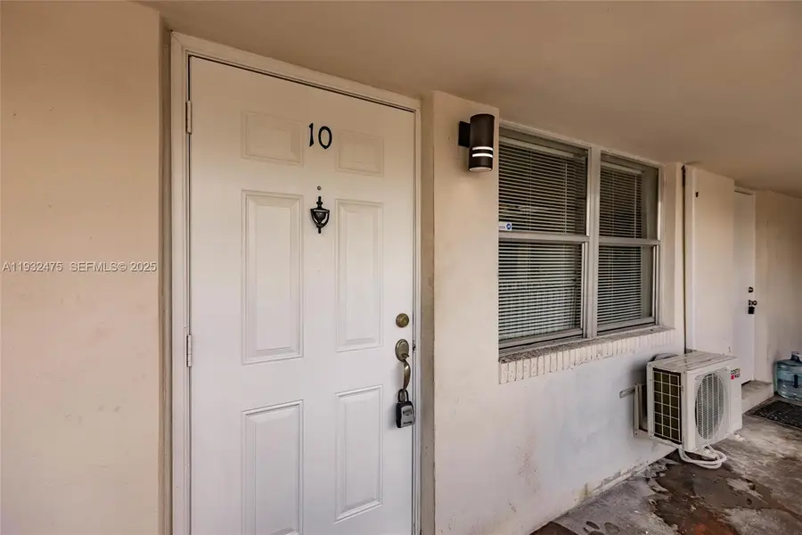 1816 Mckinley St #10, Hollywood, FL 33020 - Image #2
