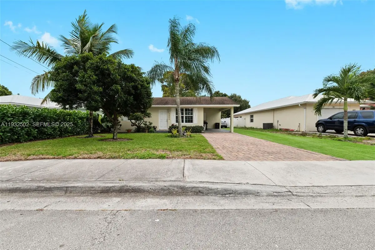 6894 3rd St, Jupiter, FL 33458 - Image #1