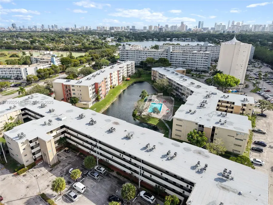 1690 NE 191st St #404-1, Miami, FL 33179 - Image #2