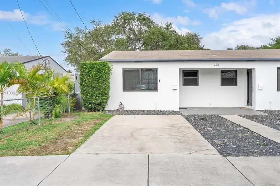722 SW 8th St, Hallandale Beach, FL 33009 - #3