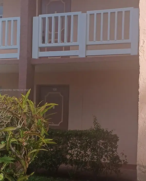 9601 Sunrise Lakes Blvd #106, Sunrise, FL 33322