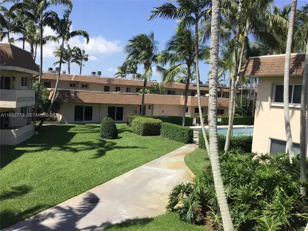 14500 SW 88th Ave #205, Palmetto Bay, FL 33176