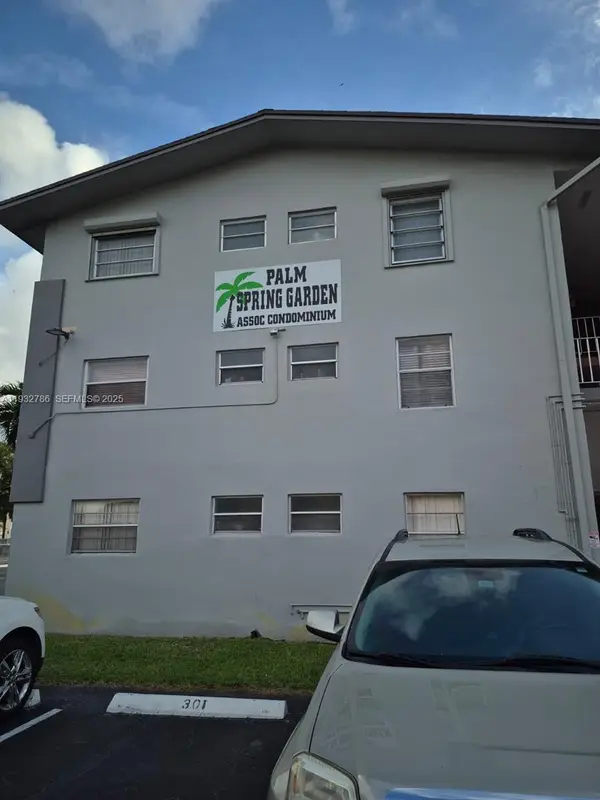 120 Royal Palm Rd #102, Hialeah Gardens, FL 33016