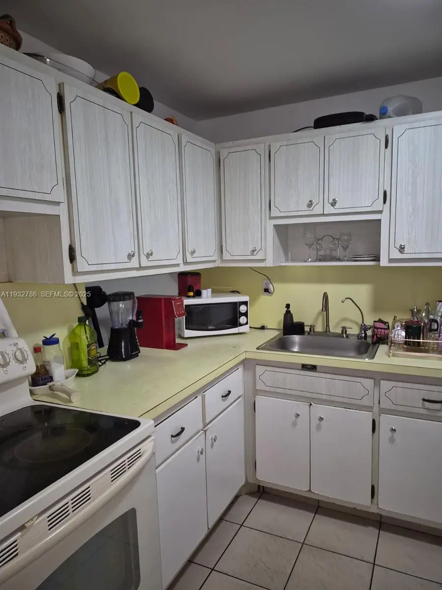 120 Royal Palm Rd #102, Hialeah Gardens, FL 33016 - Image #2