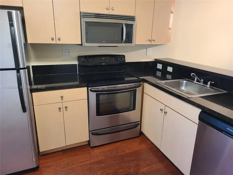 9983 S Nob Hill Ct, Sunrise, FL 33351 - Image #3