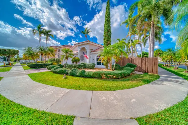 10036 SW 165th Ct, Miami, FL 33196