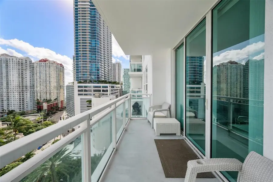 951 Brickell Ave #1806, Miami, FL 33131 - Image #3