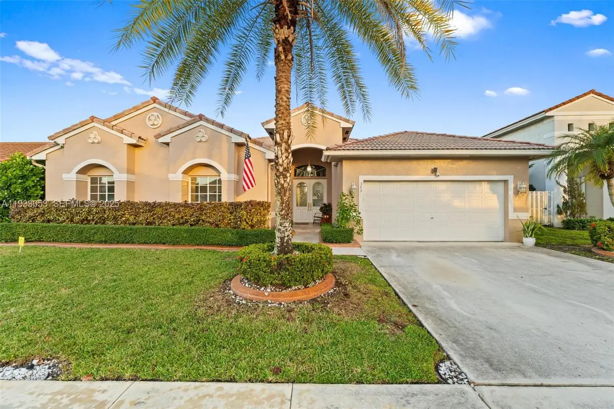 343 SW 187th Ter, Pembroke Pines, FL 33029 - Image #1