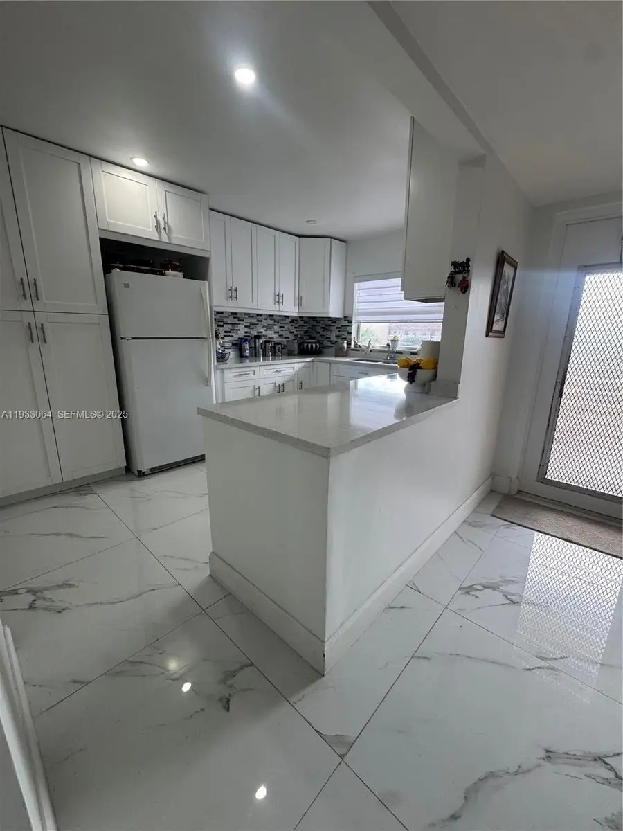 9330 Sunrise Lakes #304, Sunrise, FL 33322 - Image #3