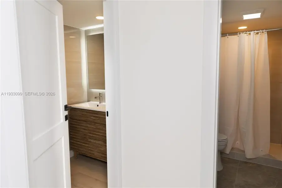 3625 N Country Club Dr #309, Aventura, FL 33180 - Image #3