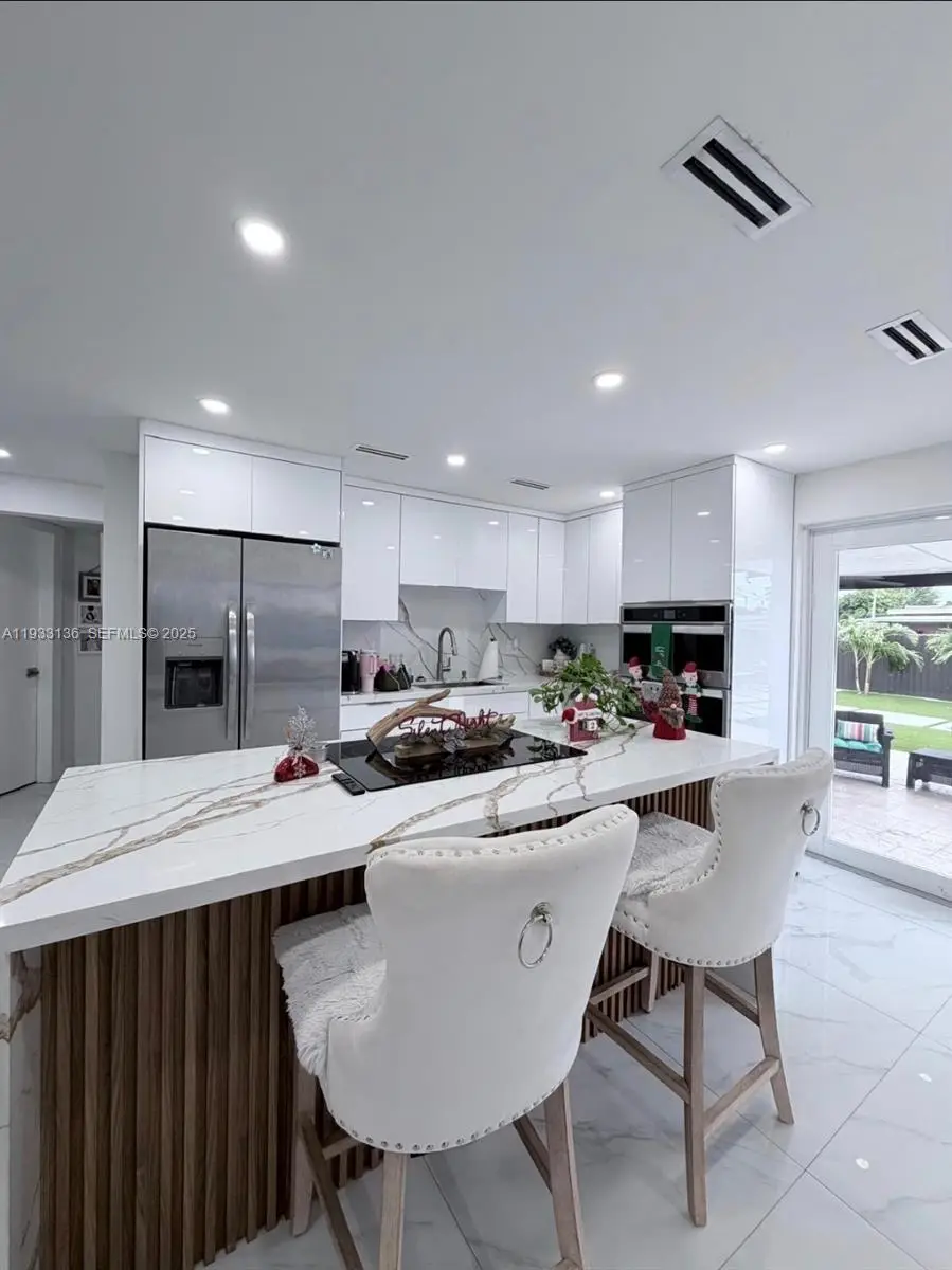 5168 E 8th Ln, Hialeah, FL 33013 - Image #2