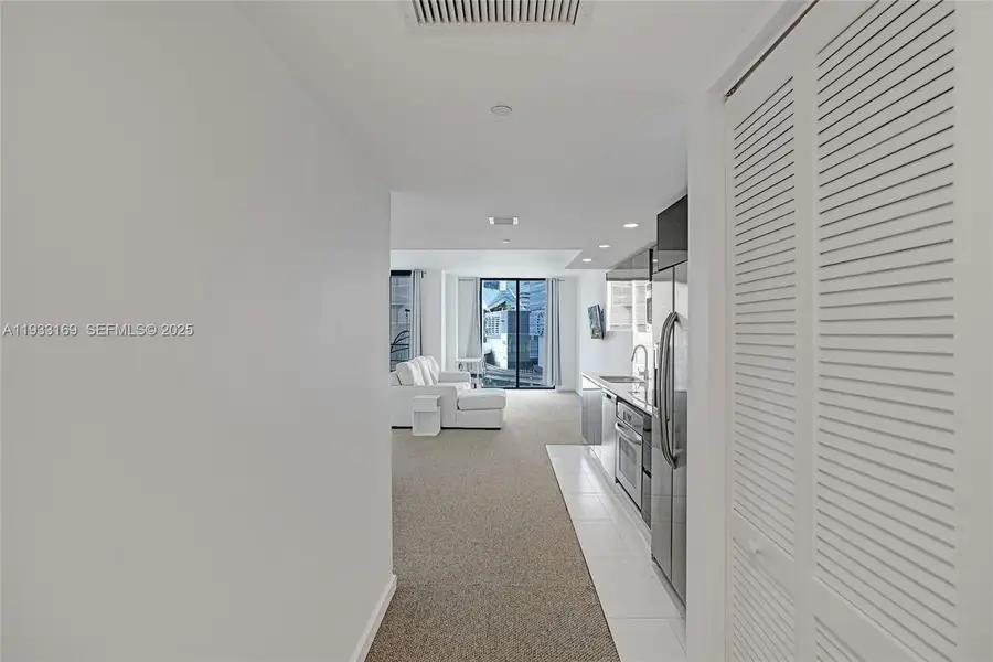 31 SE 6th St #805, Miami, FL 33131 - Image #2