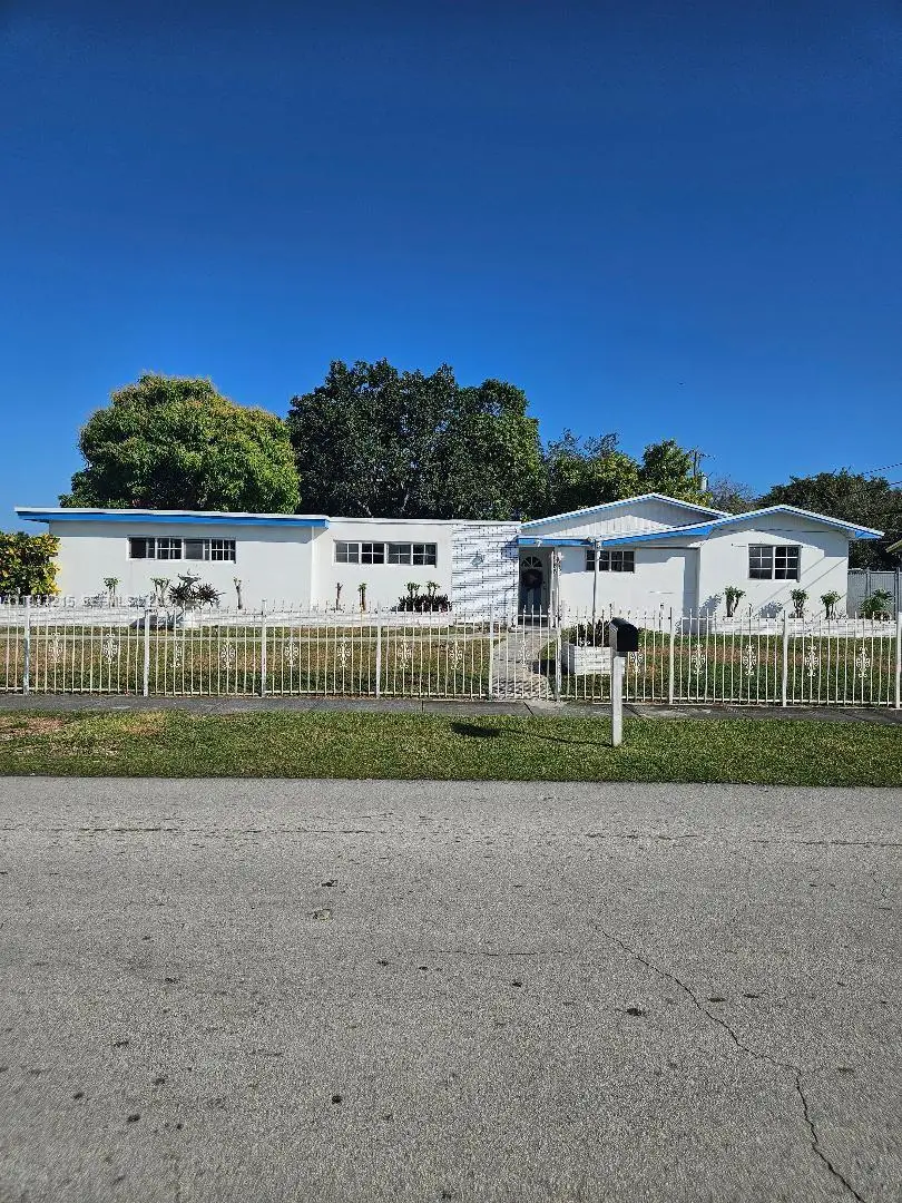 17601 SW 108th Ct, Miami, FL 33157 - Image #2