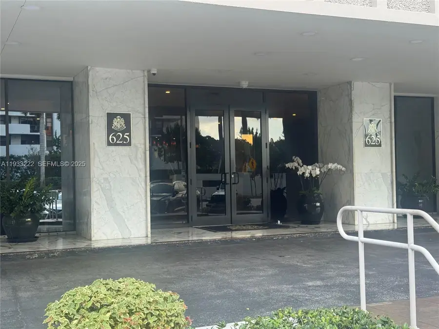 625 Biltmore Way #1103, Coral Gables, FL 33134 - Image #2