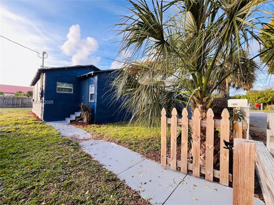 1927 Windsor Ave, West Palm Beach, FL 33407 - Image #3