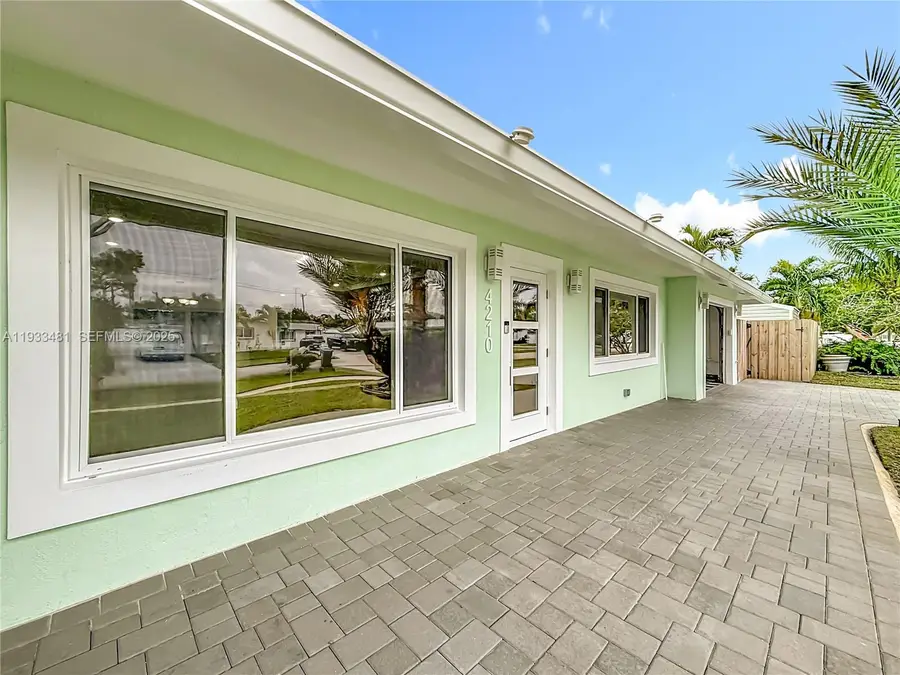 4210 Kent Ave, Lake Worth, FL 33461 - Image #2
