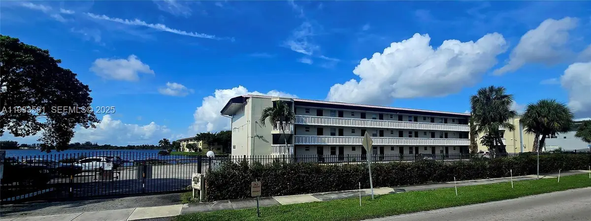 18900 NE 14th Ave #D105, Miami, FL 33179 - Image #1