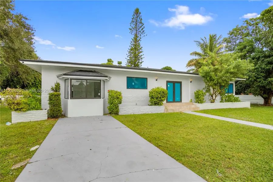 1445 NE 147th St, Miami, FL 33161 - Image #2