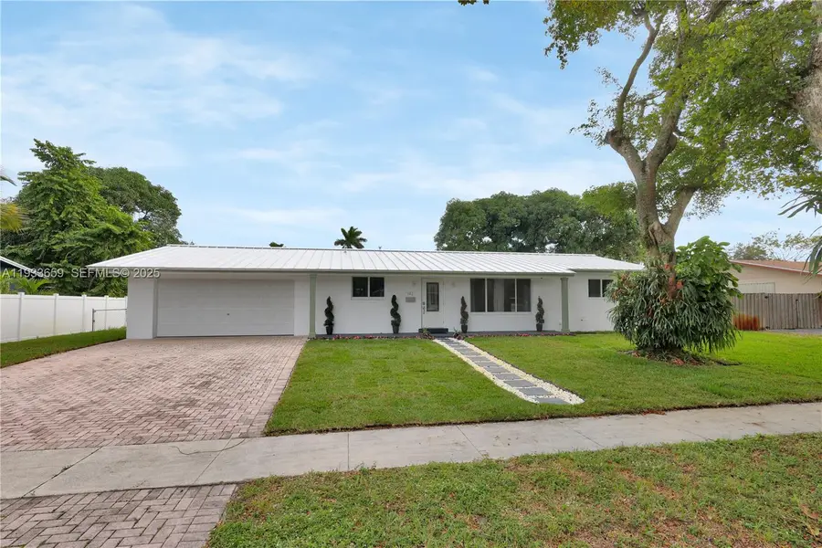 142 SW 53rd Ave, Plantation, FL 33317 - #2
