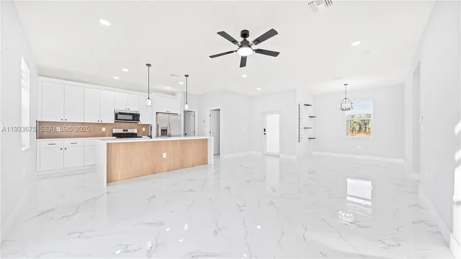 610 Flamingo Ave, Lehigh Acres, FL 33974 - Image #3