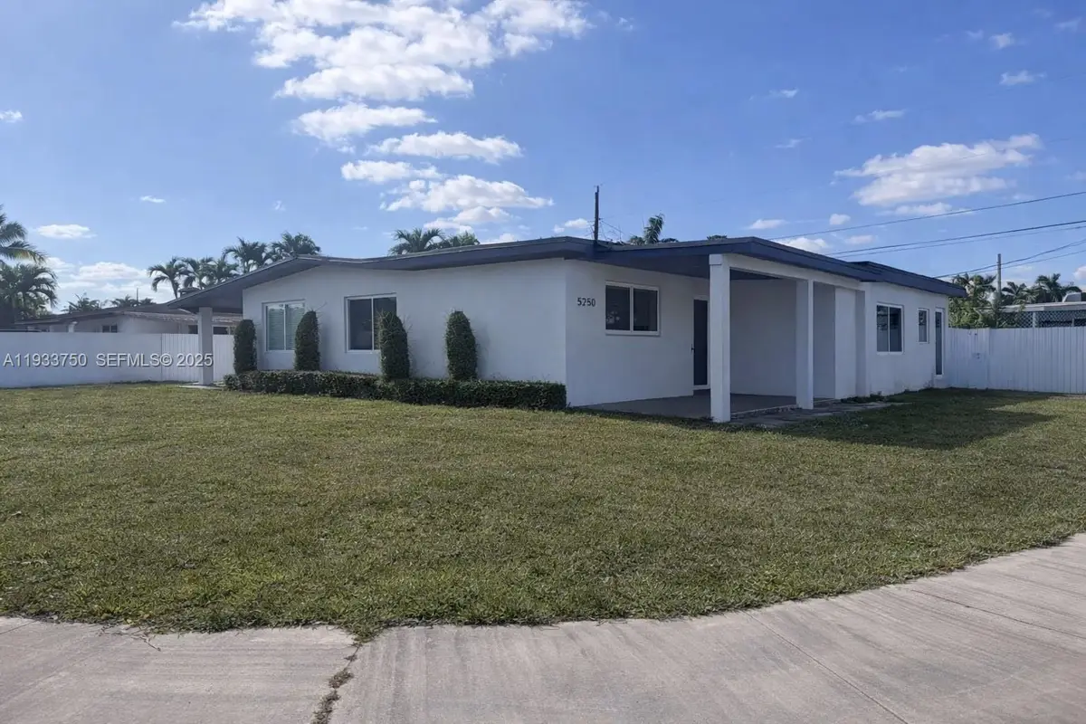 5250 SW 115th Ave, Miami, FL 33165 - #1