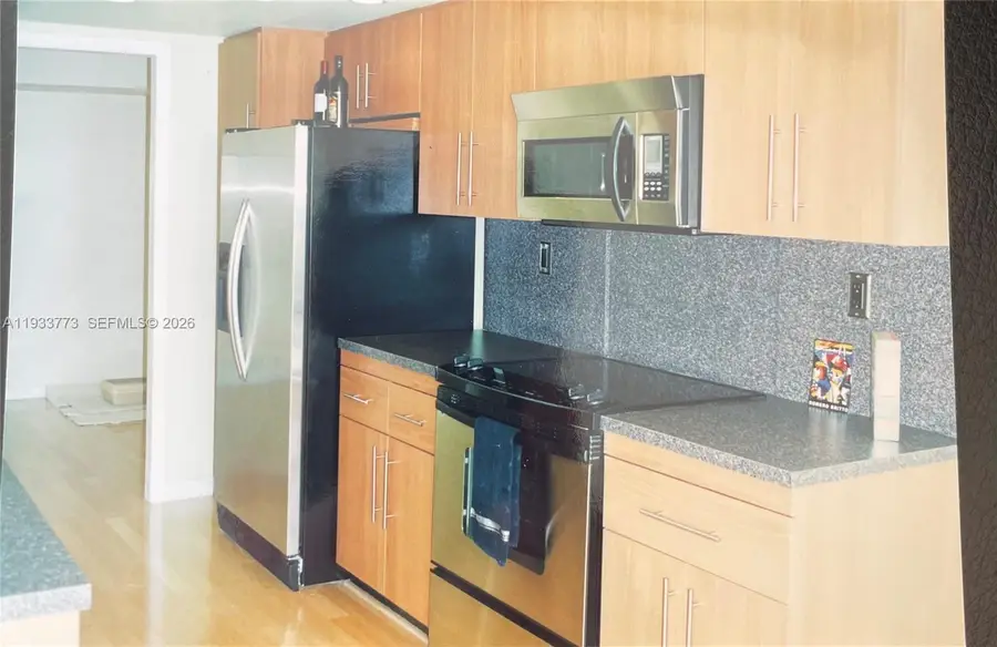 1000 Quayside Ter #806, Miami, FL 33138 - Image #2