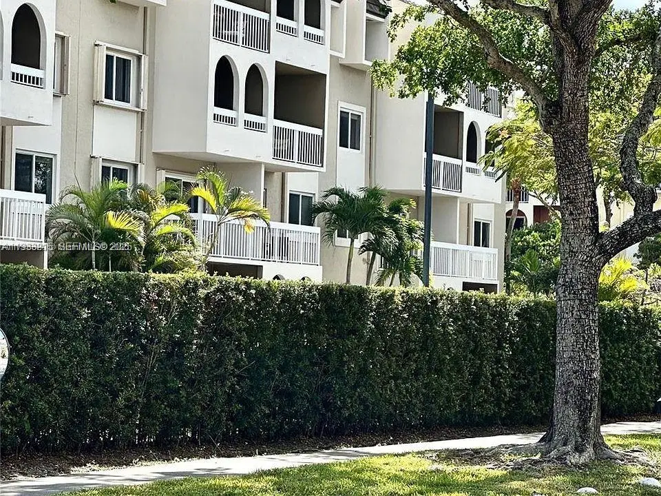 7701 Camino Real #A-418, Miami, FL 33143 - Image #1