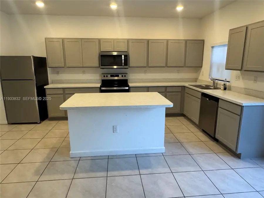 817 NW 3rd Way, Pompano Beach, FL 33060 - Image #3