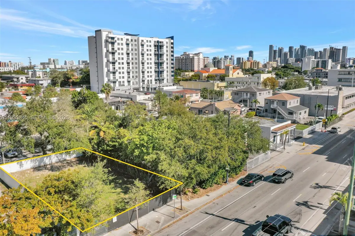 1471 SW 1st St, Miami, FL 33135 - Image #1