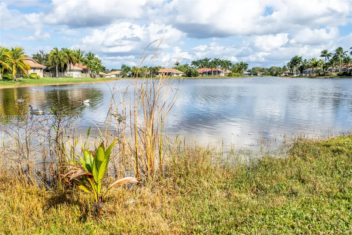 2994 Oakbrook Dr, Weston, FL 33332 - Image #1