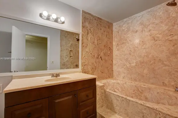 28 Crossings Cir #E, Boynton Beach, FL 33435