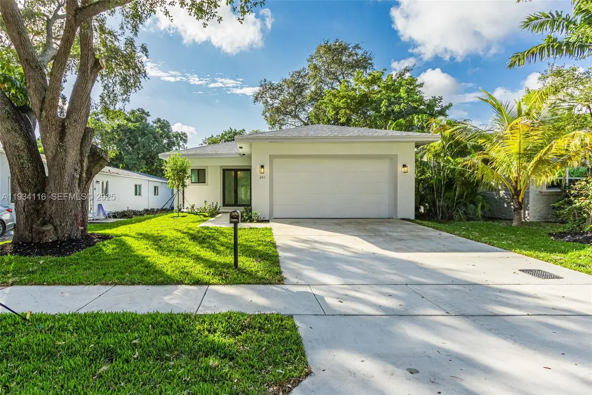 241 SW 4th St, Dania Beach, FL 33004 - Image #1