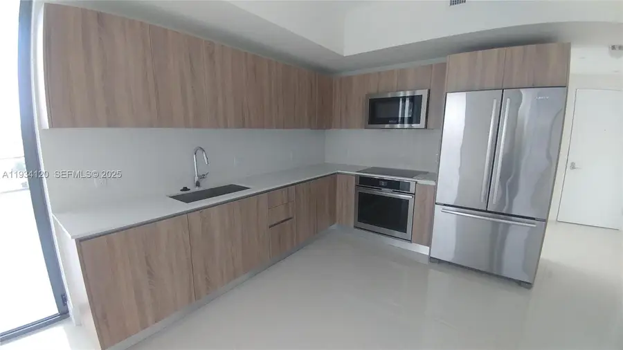 2960 NE 207 St #810, Aventura, FL 33180 - Image #2