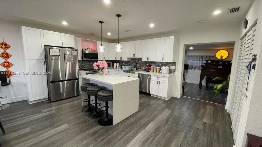 761 NW 183rd Dr, Miami Gardens, FL 33169 - Image #2