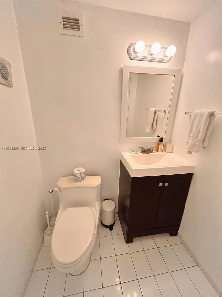 5601 Collins Ave #1019, Miami Beach, FL 33140 - Image #3