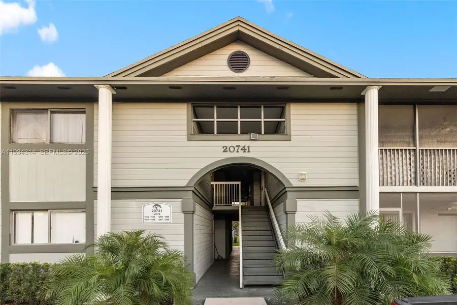 20741 NE 4th Ct #207, Miami, FL 33179 - Image #2