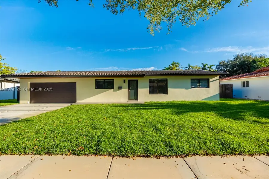 14515 Mahogany Ct, Miami Lakes, FL 33014 - Image #3