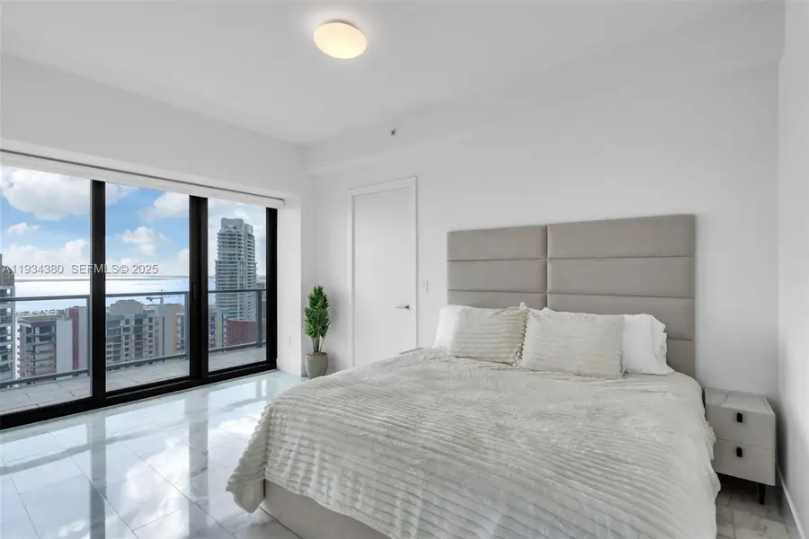 1451 Brickell Ave #3702, Miami, FL 33131 - Image #3