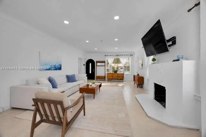 1785 SW 10th St, Miami, FL 33135 - Image #2