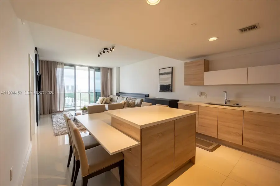 16385 Biscayne Blvd #3117, North Miami Beach, FL 33160 - Image #2