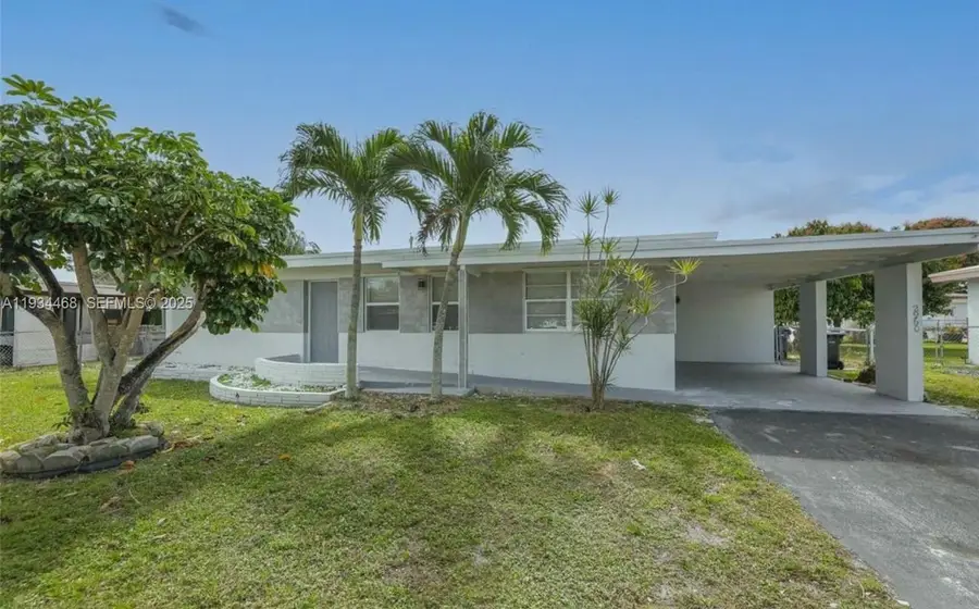 2960 SW 2nd Ct, Fort Lauderdale, FL 33312 - Image #2