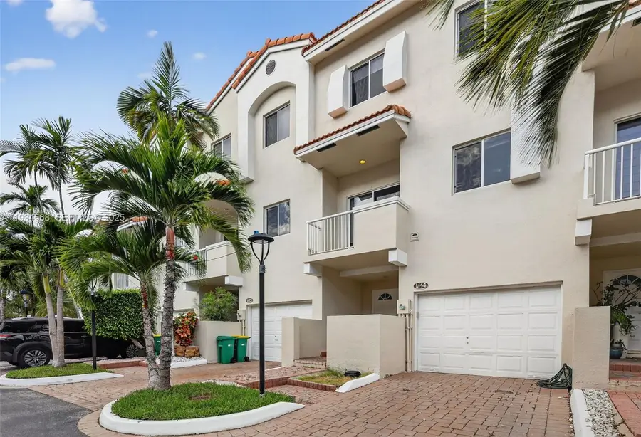 21399 Marina Cove Cir #14, Aventura, FL 33180 - Image #2