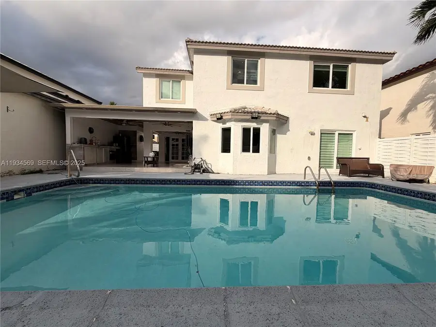 8242 NW 200 Ter, Hialeah, FL 33015 - Image #2