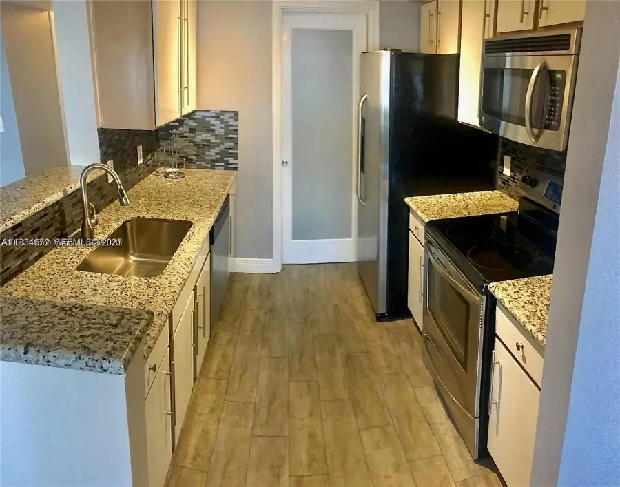 2445 NW 33rd St #1404, Oakland Park, FL 33309 - Image #3