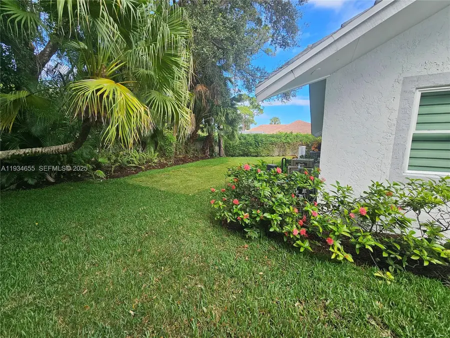 4 Alford Ct, Palm Beach Gardens, FL 33418 - Image #2