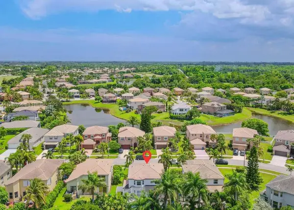 2738 Misty Oaks Cir, Royal Palm Beach, FL 33411